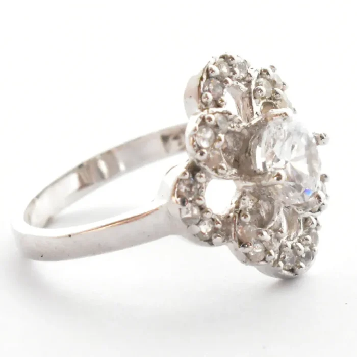 انگشتر نقره زنانه سولیتر طرح گل چهاربرگ، کد 416 - Image 3