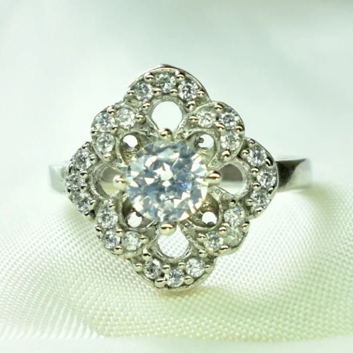 انگشتر نقره زنانه سولیتر طرح گل چهاربرگ، کد 416 - Image 5