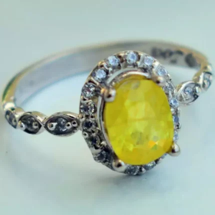 انگشتر نقره زنانه با نگین یاقوت زرد