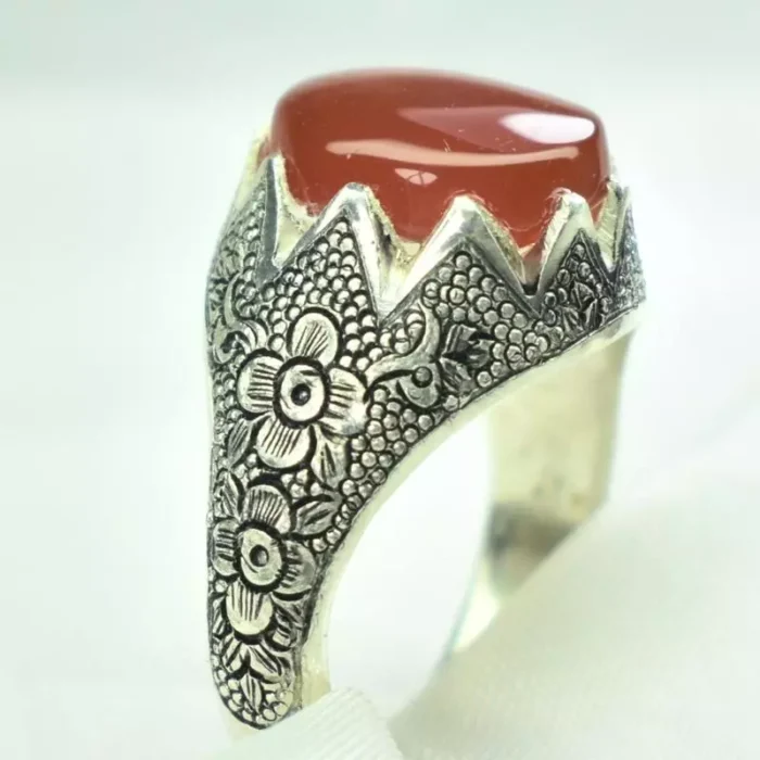 انگشتر نقره مردانه 925 سیاه قلم دست‌ساز نگین عقیق یمنی اصل - Image 2