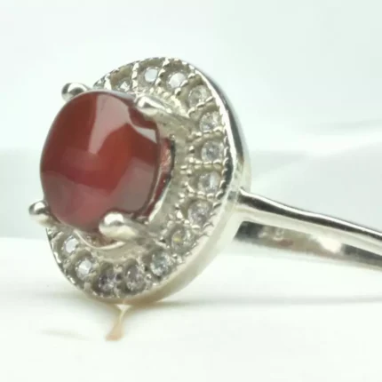 انگشتر نقره زنانه با نگین عقیق یمنی