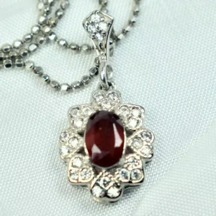 گردنبند با نگین گارنت