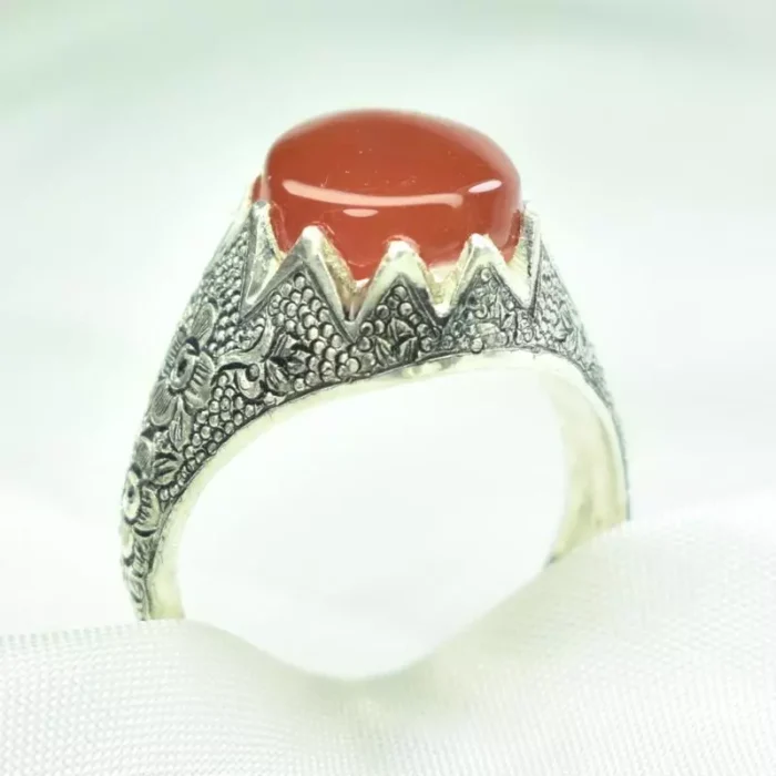 انگشتر نقره مردانه 925 سیاه قلم دست‌ساز نگین عقیق یمنی اصل - Image 3