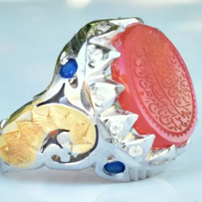 انگشتر نقره دست‌ساز 925 مردانه خطی عقیق یمنی مزین به آیه مَن یَتَق الله - Image 3