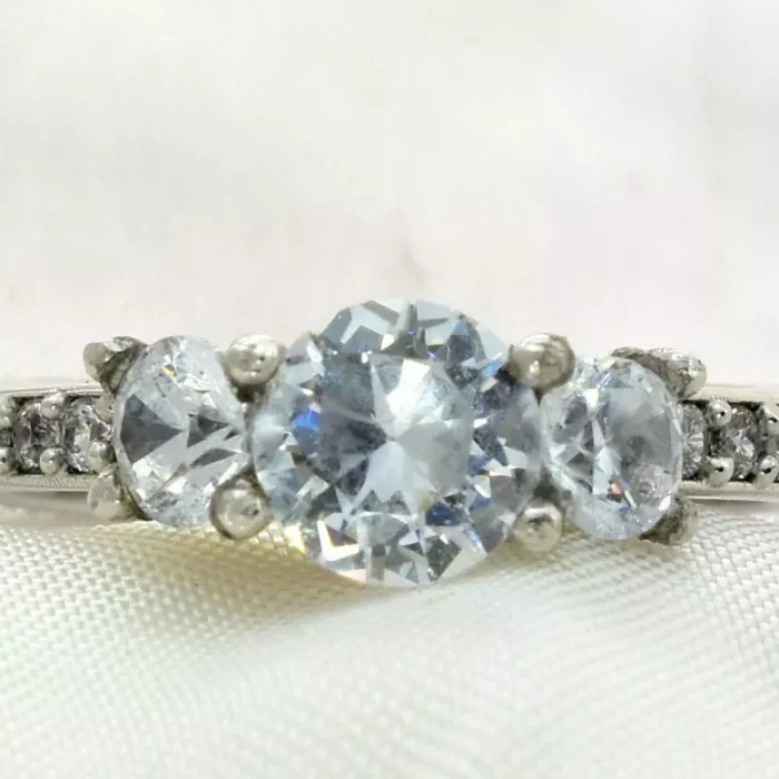 انگشتر نقره زنانه سولیتر طرح سه نگین، کد 442 - Image 4