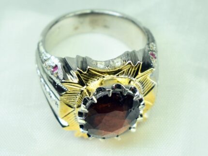 انگشتر دست‌ساز مردانه با نگین هسونایت گارنت