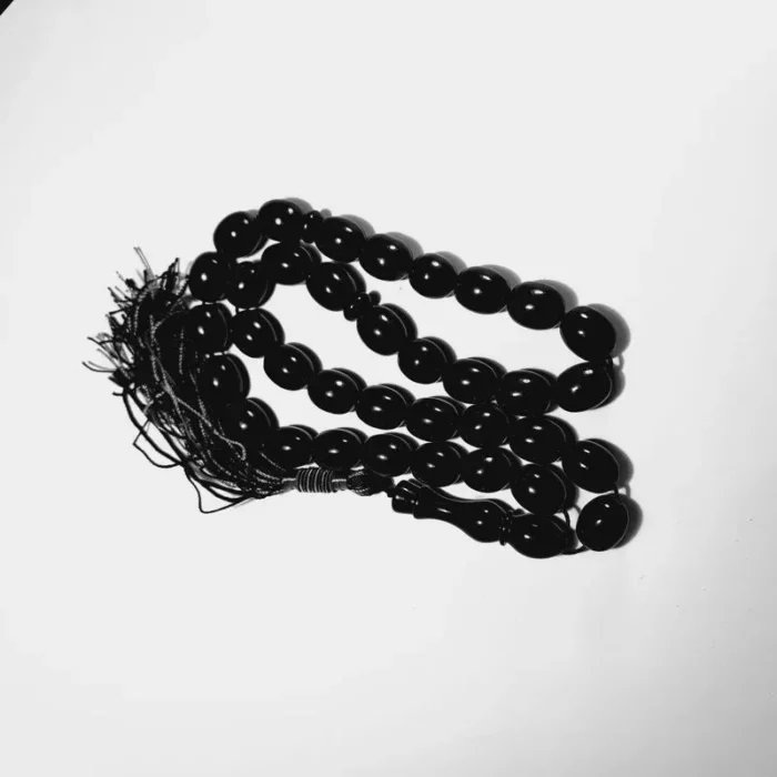 تسبیح سندلوس 33 دانه بودار تراش بیضی سیاه بسیار زیبا کد 888 آقابزرگ - Image 4