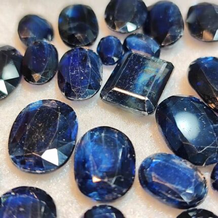 سنگ کیانایت Kyanite