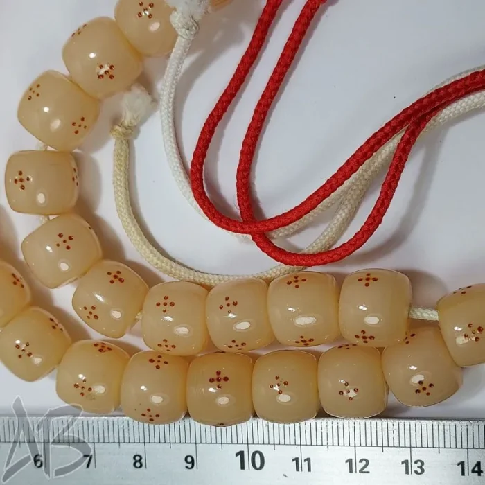 تسبیح سندلوس 33 دانه بودار تراش استوانه ای داغ دار زرد کهربایی کد 826 آقابزرگ - Image 3