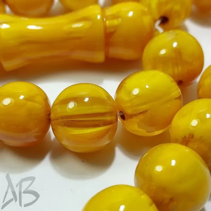 تسبیح سندلوس 33 دانه بودار تراش گرد زرد کهربایی پرچمی خوش تراش کد 833 آقابزرگ - Image 5