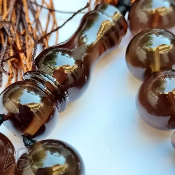 تسبیح سندلوس 33 دانه کد 954 بودار تراش گرد رنگ بسیار خاص و زیبا آقابزرگ - Image 4