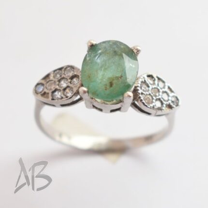 انگشتر نقره زنانه با نگین زمرد