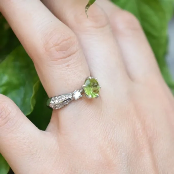 انگشتر نقره زنانه نگین زبرجد اصل ظریف آقابزرگ کد 543 - Image 5