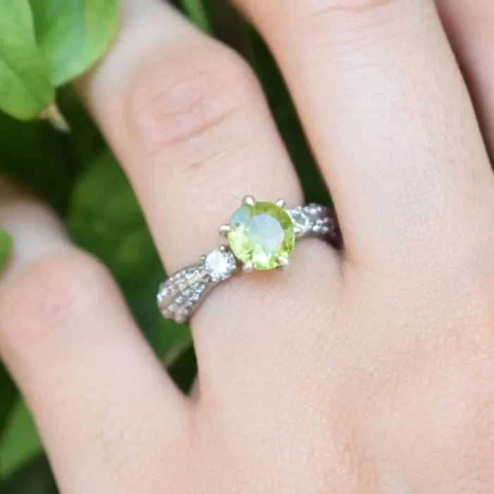 انگشتر نقره زنانه نگین زبرجد اصل ظریف آقابزرگ کد 543 - Image 4