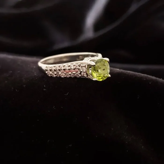 انگشتر نقره زنانه زبرجد اصل آبکاری طلا آقابزرگ کد 541 - Image 4