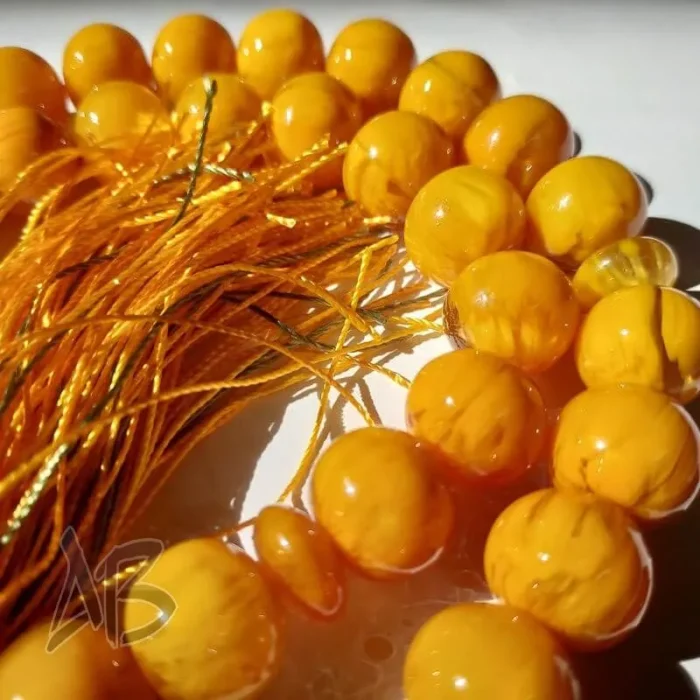 تسبیح سندلوس 33 دانه کد 963 بودار تراش چرتکه‌ای زرد پرچمی بسیار زیبا آقابزرگ - Image 3