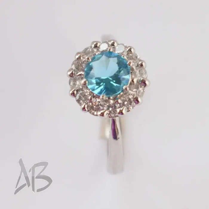 انگشتر نقره زنانه سولیتر با روکش رودیوم مناسب انگشت ظریف آقابزرگ کد 599 - Image 4