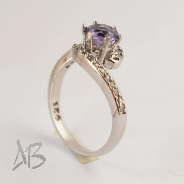 انگشتر نقره زنانه سولیتر بنفش عیار 925 آبکاری طلا سفید آقابزرگ کد 600 - Image 5