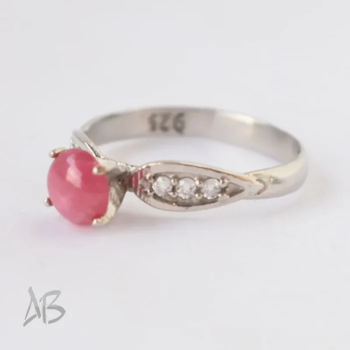 انگشتر نقره زنانه یاقوت صورتی اصل تراش کابوشن آقابزرگ کد 617 - Image 4