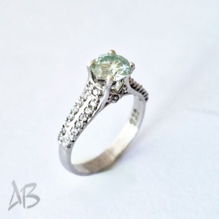 انگشتر نقره زنانه با نگین موزانایت