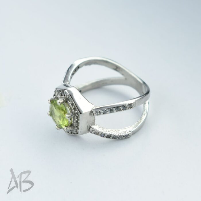 انگشتر نقره زنانه زبرجد اصل عیار 925 آبکاری رودیوم آقابزرگ کد 639 - Image 5