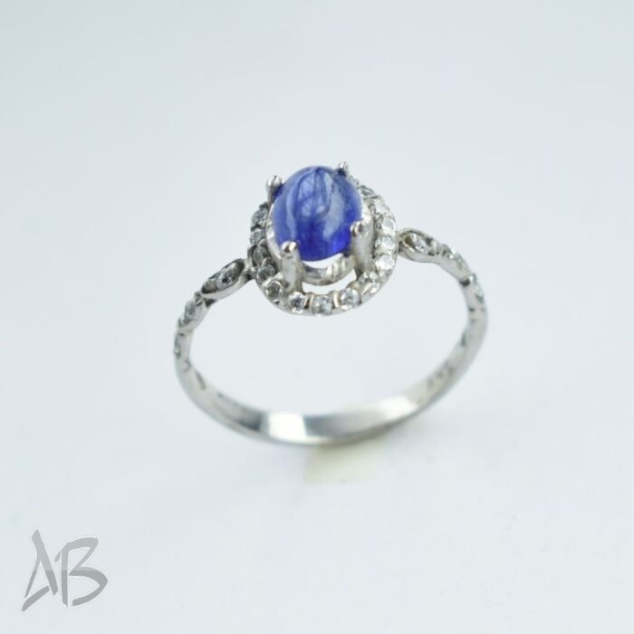 انگشتر نقره زنانه رکاب گندمی نگین یاقوت کبود کابوشن آقابزرگ کد 641 - Image 4