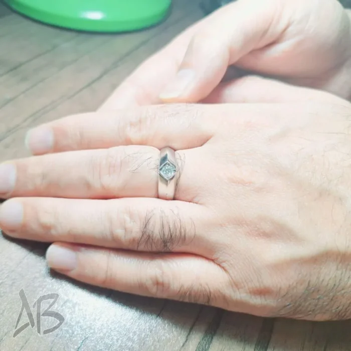 انگشتر مردانه نقره طراحی مدرن، نگین موزانایت شفاف و زیبا، آقابزرگ کد 211 - Image 6