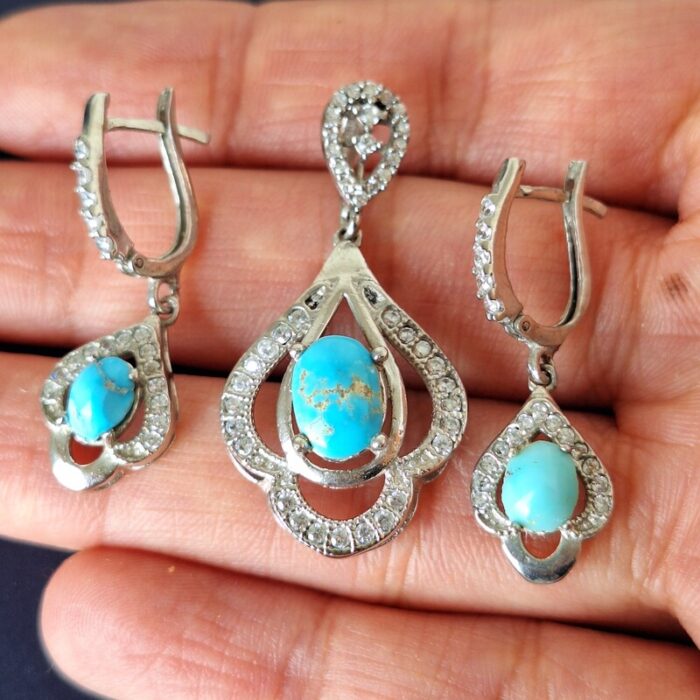 نیم ست نقره فیروزه اصل نیشابور (گردنبند و گوشواره) عیار 925 روکش طلا سفید آقابزرگ کد Med16 - Image 4