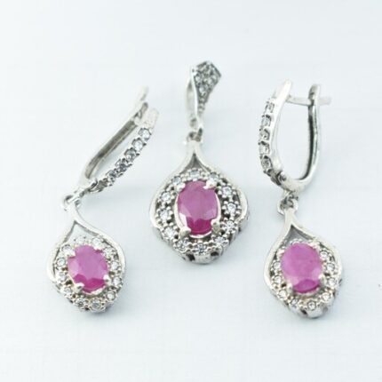 نیم ست نقره با نگین یاقوت صورتی