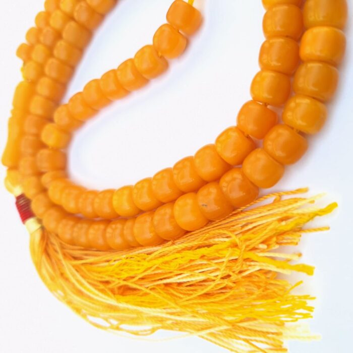 تسبیح سندلوس 100 دانه (101 دانه) بودار تراش قیچی زرد خوشرنگ کد 1031 آقابزرگ - Image 5