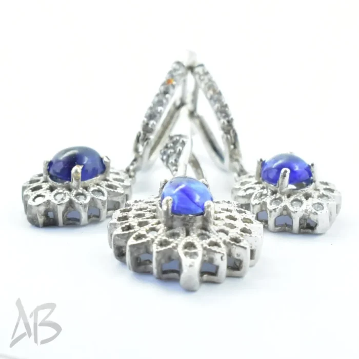 نیم ست نقره نگین یاقوت کبود اصل عیار 925 روکش طلا سفید آقابزرگ کد Med25 - Image 4