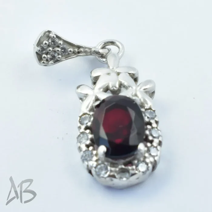 گردنبند یا گردن آویز نقره نگین قرمز آقابزرگ کد Med52 - Image 4