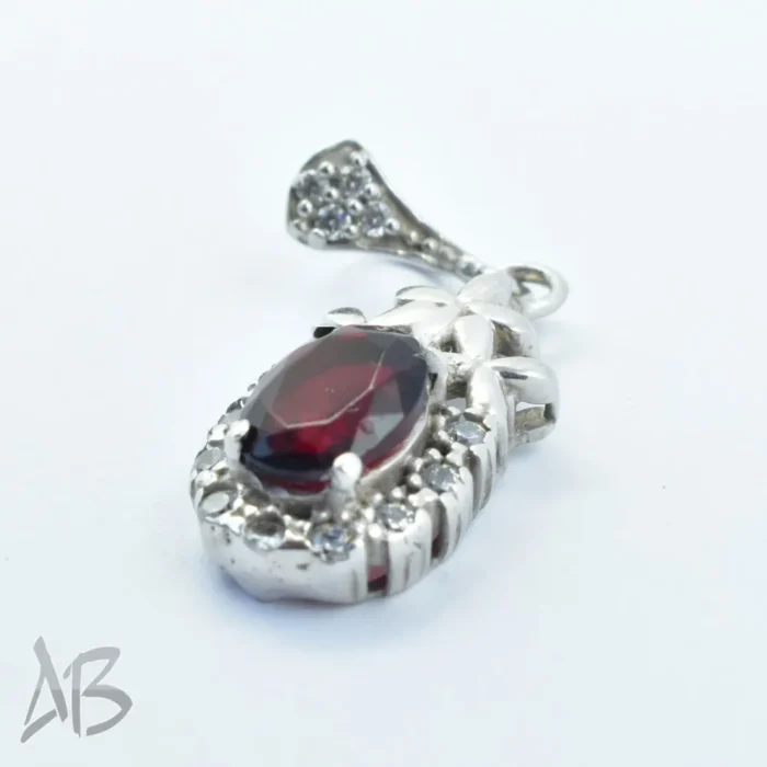 گردنبند یا گردن آویز نقره نگین قرمز آقابزرگ کد Med52 - Image 5