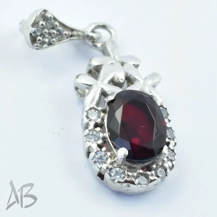 گردنبند یا گردن آویز نقره نگین قرمز آقابزرگ کد Med52 - Image 6