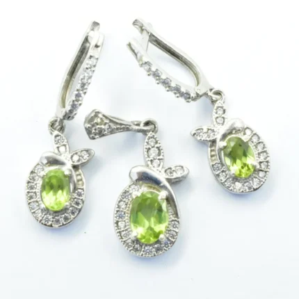 نیم ست گردنبند مدالی و گوشواره زبرجد اصل