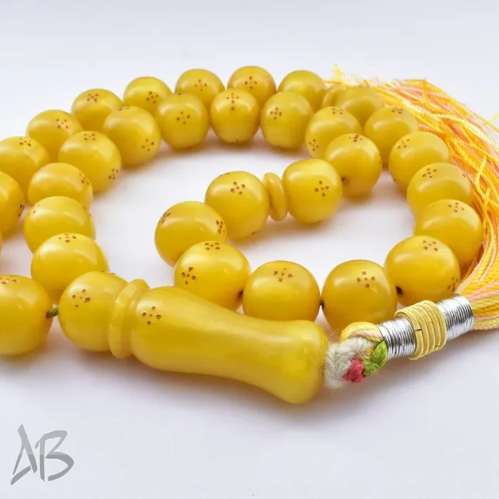 تسبیح سندلوس بودار 33 دانه اصل کد 1084 بودار داغ دار زرد با جلوه صدفی آقابزرگ - Image 6