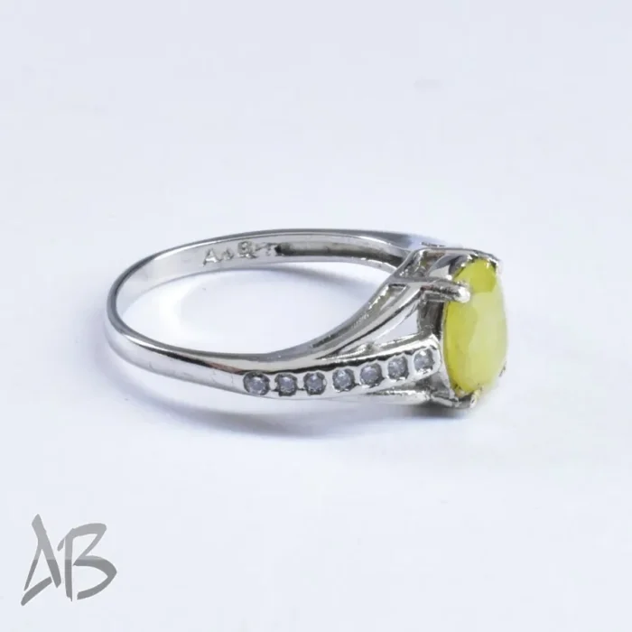 انگشتر نقره زنانه نگین دار با نگین معدنی یاقوت زرد و پوشش طلا سفید آقابزرگ کد 650 - Image 5