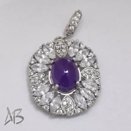 مدالی گردنبند با نگین آماتیس یا آمتیست