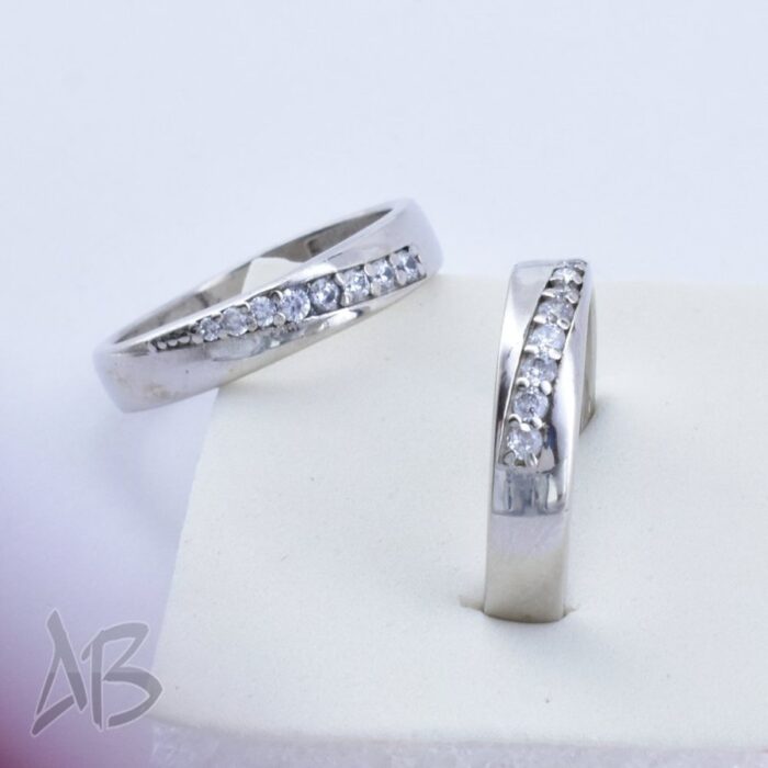 حلقه ست نقره با ردیفی مورب از نگین سنتتیک بسیار زیبا و شکیل مناسب ازدواج، نامزدی، با آبکاری رودیوم آقابزرگ کد Set12 - Image 4