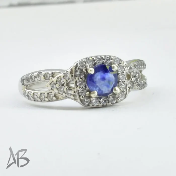 انگشتر نقره زنانه اصل رکاب زیبا نگین یاقوت کبود برلیان کات آقابزرگ کد 658 - Image 4