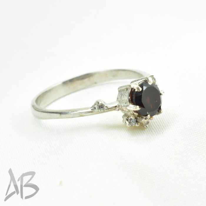 انگشتر نقره زنانه طرح جدید بسیار زیبا با نگین گارنت یا هسونایت اصل آقابزرگ کد 671 - Image 5