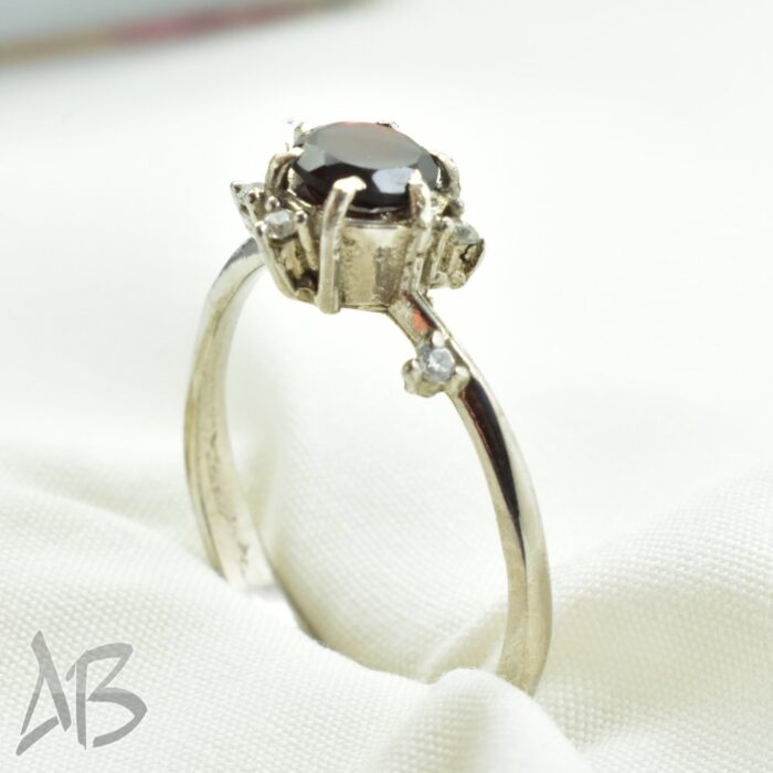 انگشتر نقره زنانه طرح جدید بسیار زیبا با نگین گارنت یا هسونایت اصل آقابزرگ کد 671 - Image 6