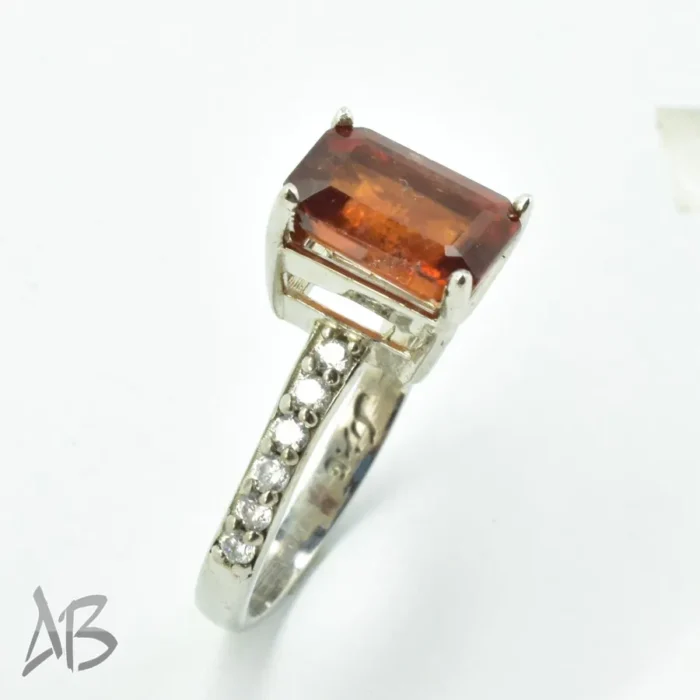 انگشتر نقره زنانه طرح جدید با نگین چهارگوش هسونایت (گومت) اصل آقابزرگ کد 676 - Image 3