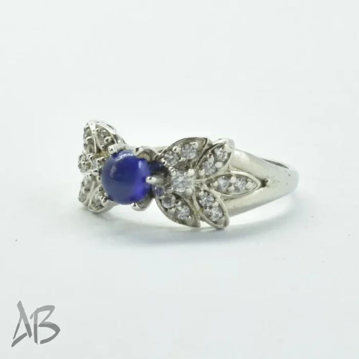 انگشتر نقره زنانه رکاب زیبا و نگین یاقوت کبود کابوشن آقابزرگ کد 677 - Image 6