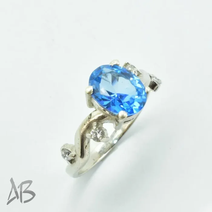 انگشتر نقره زنانه اصل با طراحی جدید و نگین توپاز درخشان کد 681 - Image 3