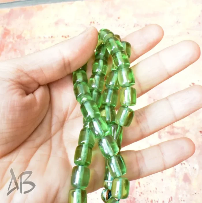 تسبیح سندلوس بودار 33 دانه اصل کد 1137 تراش استوانه‌ای سبز روشن آقابزرگ - Image 7