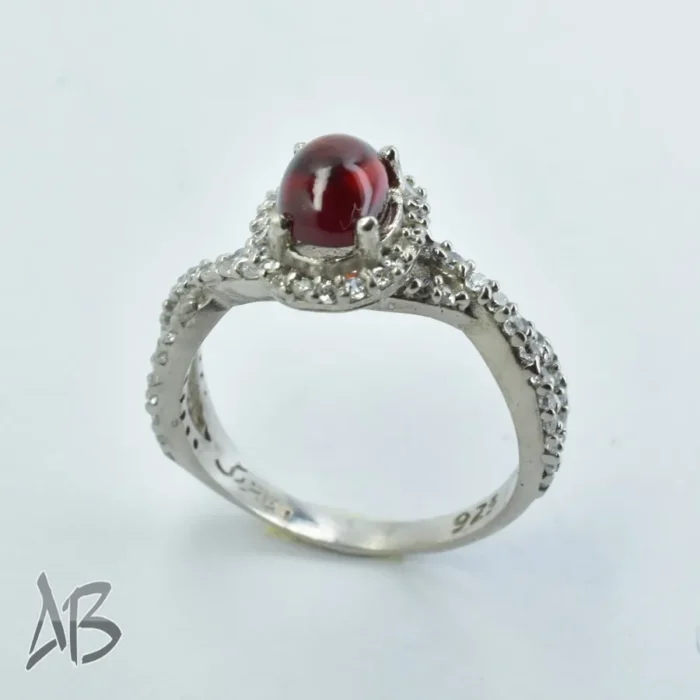 انگشتر نقره زنانه عیار 925 با نگین گارنت و رکاب پر نگین زیبا کد 305 آقابزرگ - Image 3