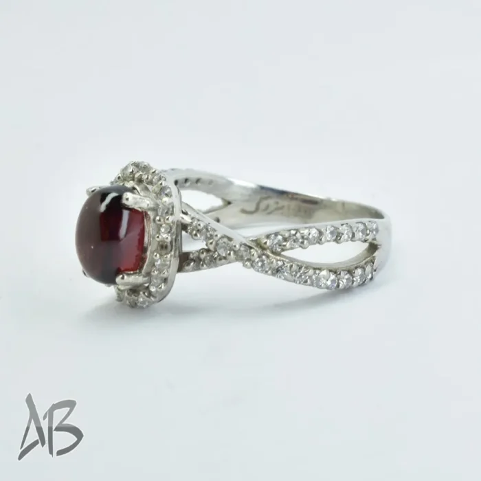 انگشتر نقره زنانه عیار 925 با نگین گارنت و رکاب پر نگین زیبا کد 305 آقابزرگ - Image 6