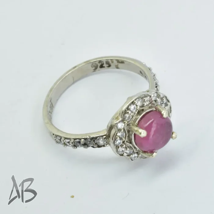 انگشتر نقره زنانه با نگین یاقوت صورتی اصل معدنی تراش کابوشن کد 306 - Image 4