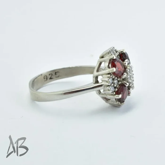 انگشتر نقره زنانه عیار 925 با چهار نگین گارنت بسیار شکیل و زیبا کد 698 - Image 4